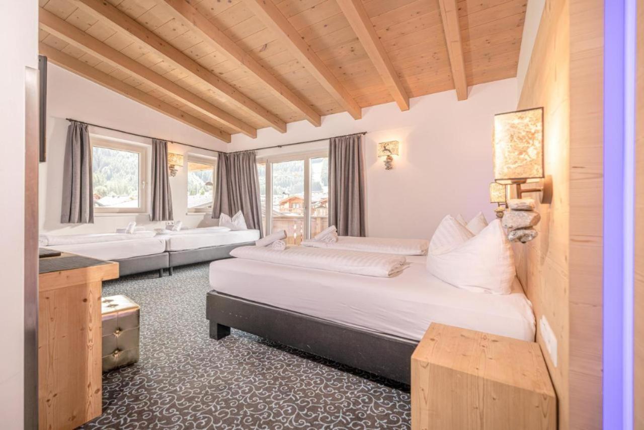 Partyhouse Harakiri Stay Different 60 Seconds To Mountains! Free Parking! Self Check-In Mayrhofen Bagian luar foto